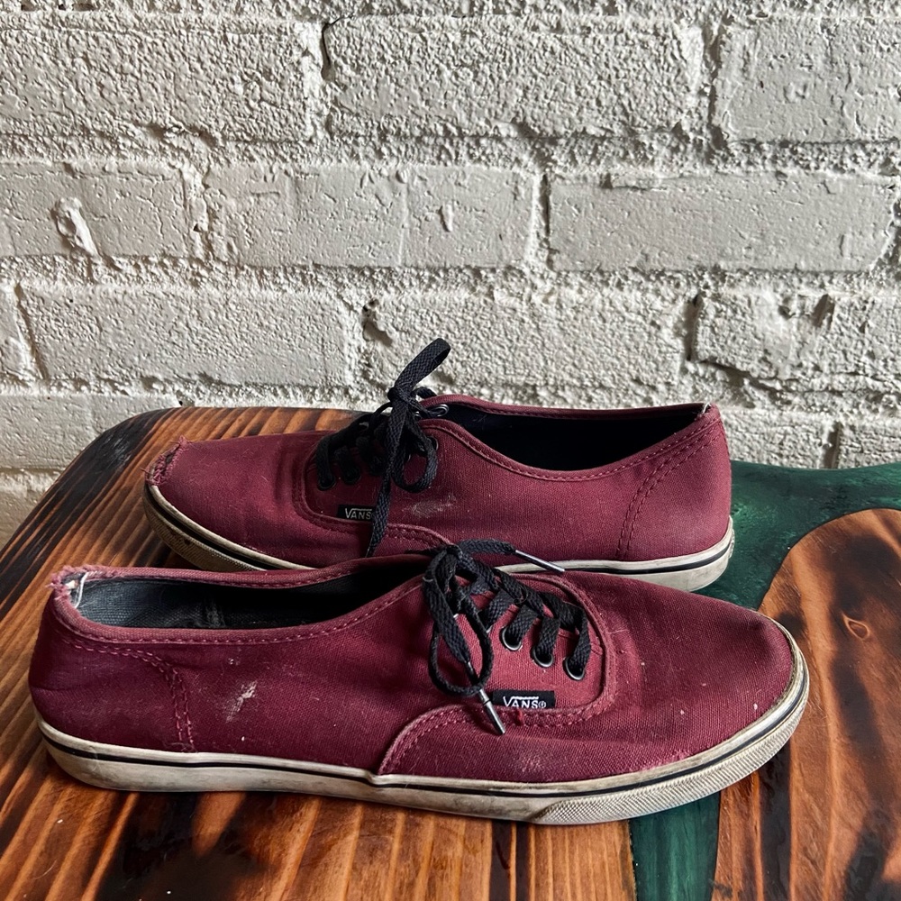 Lo Pro Vans - Picture 2 of 4
